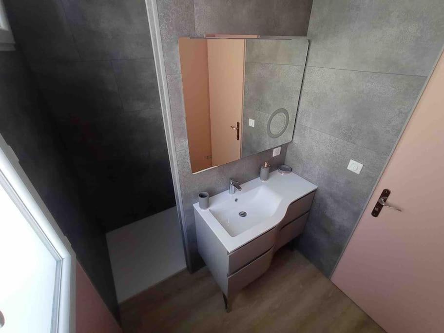 Appart Proche Centre- Gare-Stade-Hopital- Prisme-Belle Vue Aurillac Ngoại thất bức ảnh